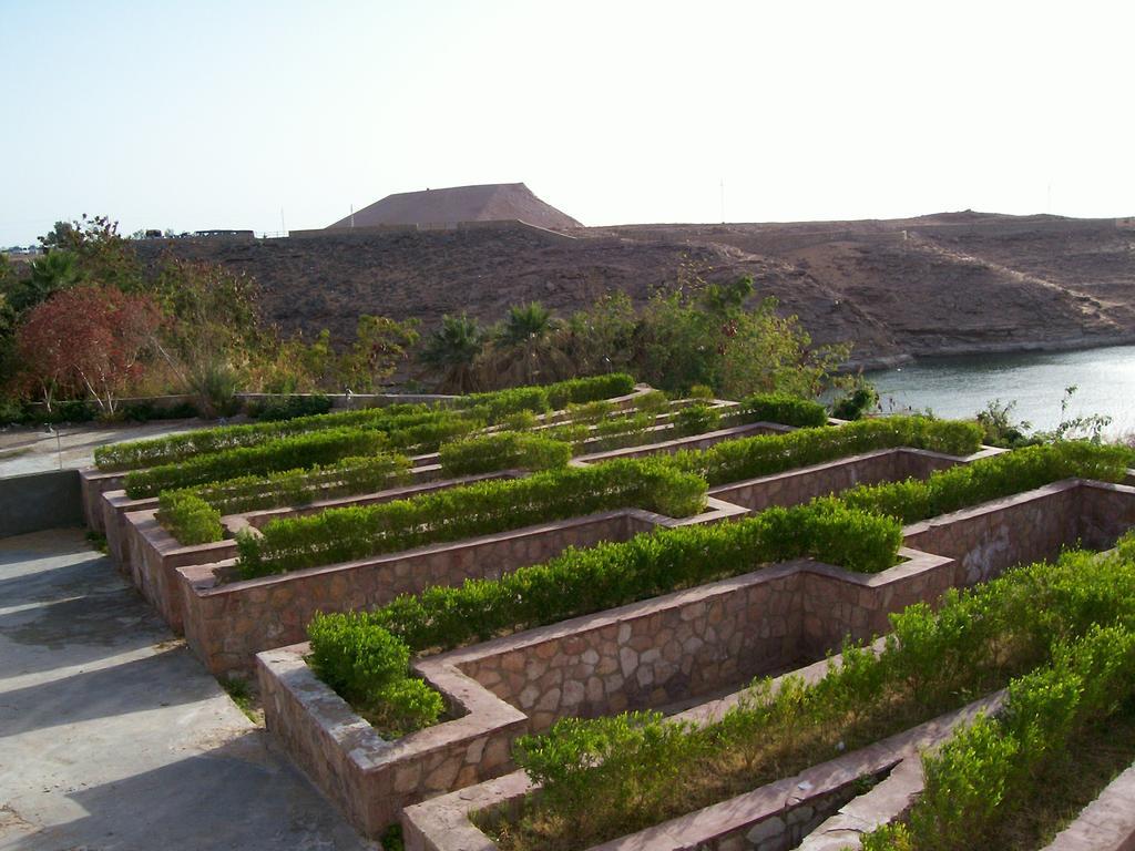 Nefertari Hotel Abu Simble Абу Симбел Екстериор снимка