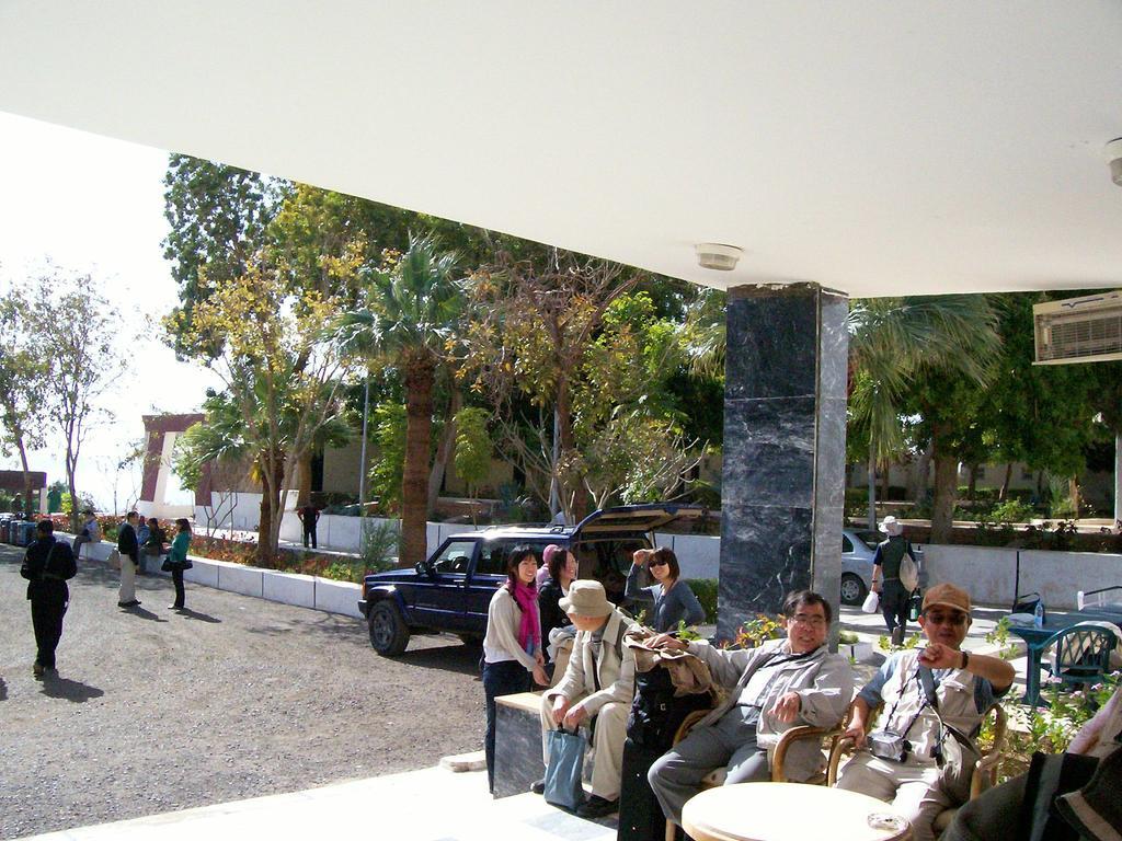 Nefertari Hotel Abu Simble Абу Симбел Екстериор снимка