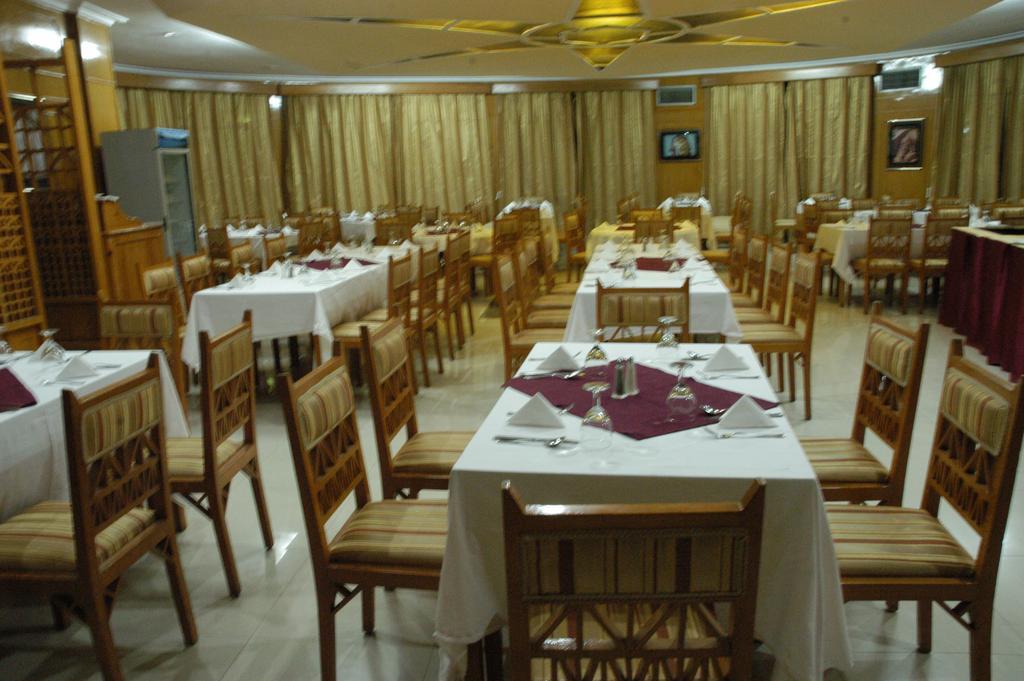 Nefertari Hotel Abu Simble Абу Симбел Екстериор снимка